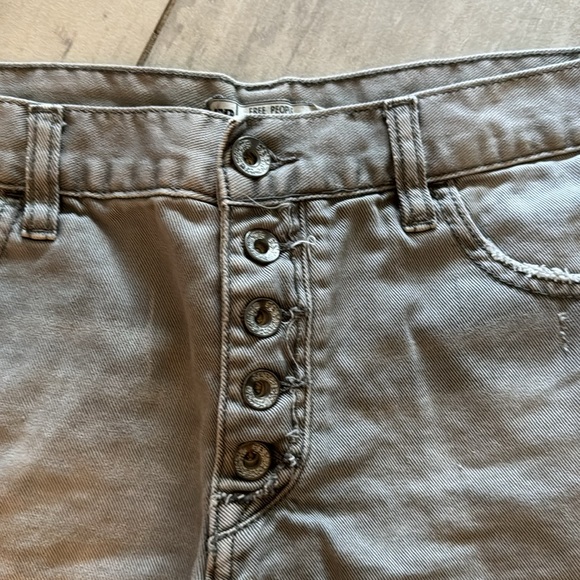 Free People button up gray denim shorts size 28 - Picture 2 of 9